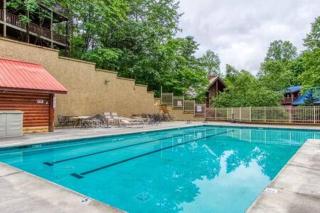 Stunning Smoky Mountain with Hot Tub - 9