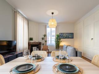 Le cocon urbain Maison, 6 personnes, avec parking proche TRAM ET METRO - 1