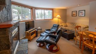 Timberline Lodges by Fernie Lodging Co - 3
