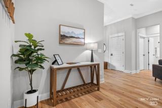 Close to DT Bentonville PLUS Enjoy Beach, Bike, Golf and much more with Bella Vista Amenities GUEST PASSES - 2