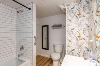 Cozy Private Apt near Downtown - Burlington - 6