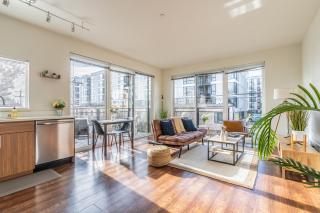 Close Downtown Modern Apartment - Pet Friendly, WiFi, Rooftop views - Seattle - 0