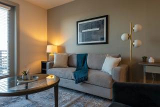 Landing Modern Apartment with Amazing Amenities (ID4422X76) - 0