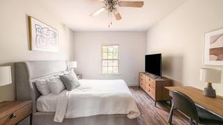 Landing Modern Apartment with Amazing Amenities (ID8014X44) - 1