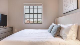 Landing Modern Apartment with Amazing Amenities (ID8214X04) - 3