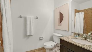 Landing Modern Apartment with Amazing Amenities (ID7697X96) - 2