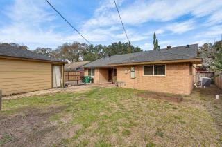 Quiet Houston Home w/ Porch - Near Park & Trails! - 8