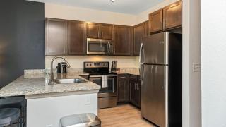 Landing Modern Apartment with Amazing Amenities (ID8767X54) - 7