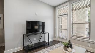 Landing Modern Apartment with Amazing Amenities (ID9912X42) - Franklin - 9