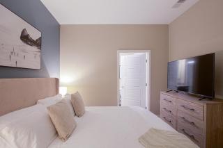 Landing Modern Apartment with Amazing Amenities (ID5009X61) - 0