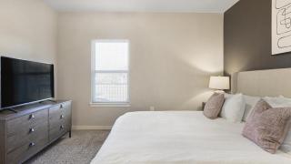 Landing Modern Apartment with Amazing Amenities (ID9682X40) - 1