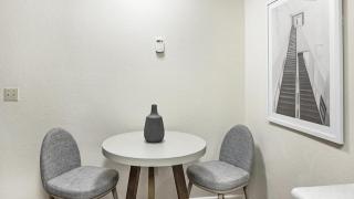 Landing Modern Apartment with Amazing Amenities (ID9297X18) - Glendale - 6