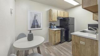 Landing Modern Apartment with Amazing Amenities (ID9297X18) - Glendale - 5