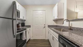 Landing Modern Apartment with Amazing Amenities (ID9530X84) - 3