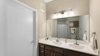 Landing Modern Apartment with Amazing Amenities (ID8029X26) - 1