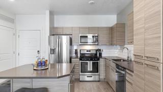 Landing Modern Apartment with Amazing Amenities (ID6708) - 3