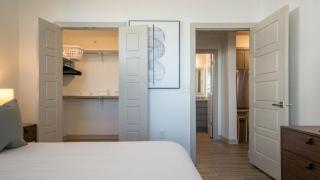 Landing Modern Apartment with Amazing Amenities (ID8372X28) - 2