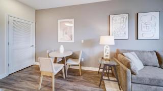 Landing Modern Apartment with Amazing Amenities (ID3881X47) - 6