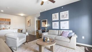 Landing Modern Apartment with Amazing Amenities (ID6709X12) - 0