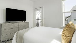 Landing Modern Apartment with Amazing Amenities (ID1388X815) - 1