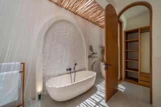 Villa Milana: 5BR Mediterrenean Villa in Canggu - 8