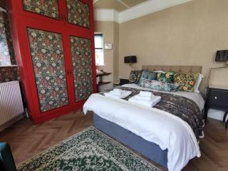 William Morris, Spacious ground floor lux double bedroom - Bexhill - 1