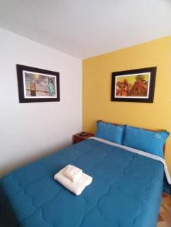 Across from Lima Airport - Free Pickup Only - A y J Familia - Lima - 8