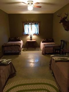 Ghost Hollow Lodge - - 5