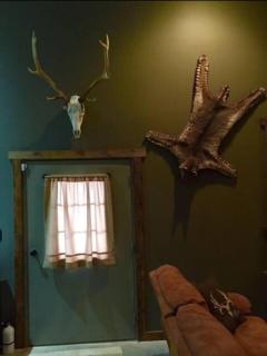 Ghost Hollow Lodge - - 1