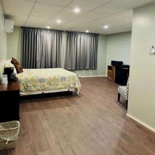 Capri Motor Inn - Smithers - 3