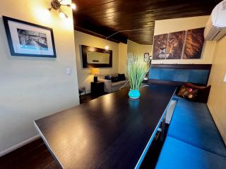 Sunset Haven: Lakeside Charm in Ocean Beach - San Diego - 7