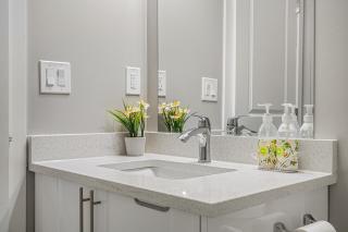 2 Bedroom, 3 bed Legal Suite - Calgary - 2