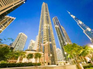 Downtown Luxury - Stunning Burj Khalifa & Sea View - 5 Minutes Walk to Dubai Mall - 0