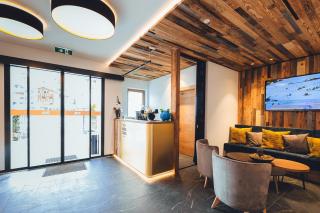 Burgstadl Aparthotel & Restaurant - 2