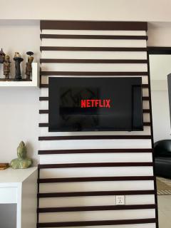 Stylish 2 Bedroom Penthouse Apt, Newly Refreshed, 50 Mbps, Pool, Gym, Resto - Kuta - 9