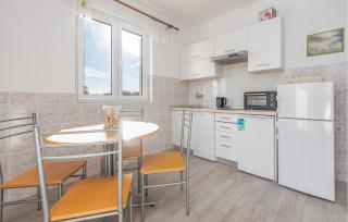 1 Bedroom Lovely Apartment In Vlasici - Vlašići - 8