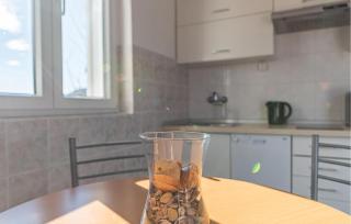 1 Bedroom Lovely Apartment In Vlasici - 1