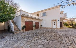 Amazing Apartment In Vlasici With Wi-Fi - Vlašići - 3