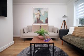 Spacious 5 Bedroom | with Fenced Backyard - 6