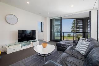 The Sandpiper - A Newy Beachfront Beauty - 8