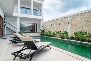 Cosy and Luxurious Villa Sentosa Seminyak - Seminyak - 2