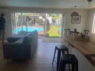 High Street Pool House - 9