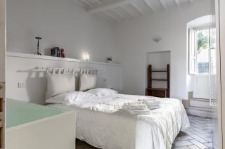 Urban Oasis: Central Apartment with Garden - 7