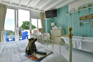 Lulworth Cove Inn - Lulworth Cove - 0