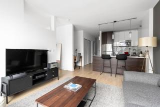 Loop 1BR w Gym Pool WD nr Millennium Park CHI-227 - 9