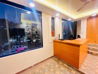 Hotel Green Galaxy - Green Park South Delhi near AIIMS Hospital - 1