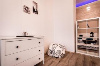 Crimson Crease Apartment - Budapest - 7