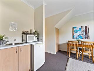 Cosy Studio- Courtyard- Central-pool - Mandurah - 8