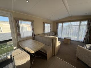 Modern 6 Berth Caravan With Free Wifi Nearby Pakefield Beach Ref 68028Cr - 4