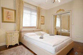 Large and Luxury 3city Apartment in Gdańsk with Two Balconies by Noclegi Renters - Danzica - 1